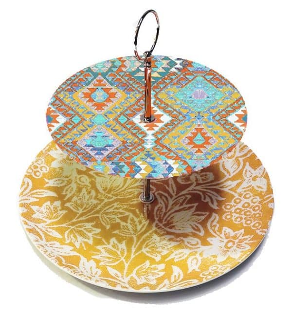 Cakestand Turquoise Kelim small plate on large yellow plate