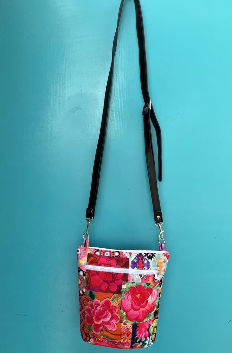 Velvet Bag with leather handle in Silk Road Pink
